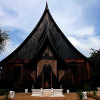 Chiang Rai – The White Temple and the Black Temple | Adventure ...