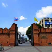 Photo Friday: Tha Phae Gate | Chiang Mai | NileGuide