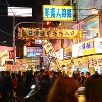 旅遊配套- 逢甲夜市俗擱大碗創新小吃的原始地