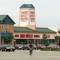 Tanger Outlets Shopping Mall in Riverhead | Newsday