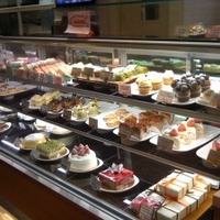 Takahachi Bakery | Vivian Macaron