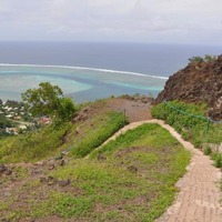 The walk to the overlook - 莫雷阿島Magic Mountain的圖片- TripAdvisor