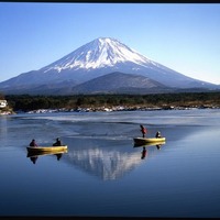精進湖- 山梨旅遊指南| Planetyze